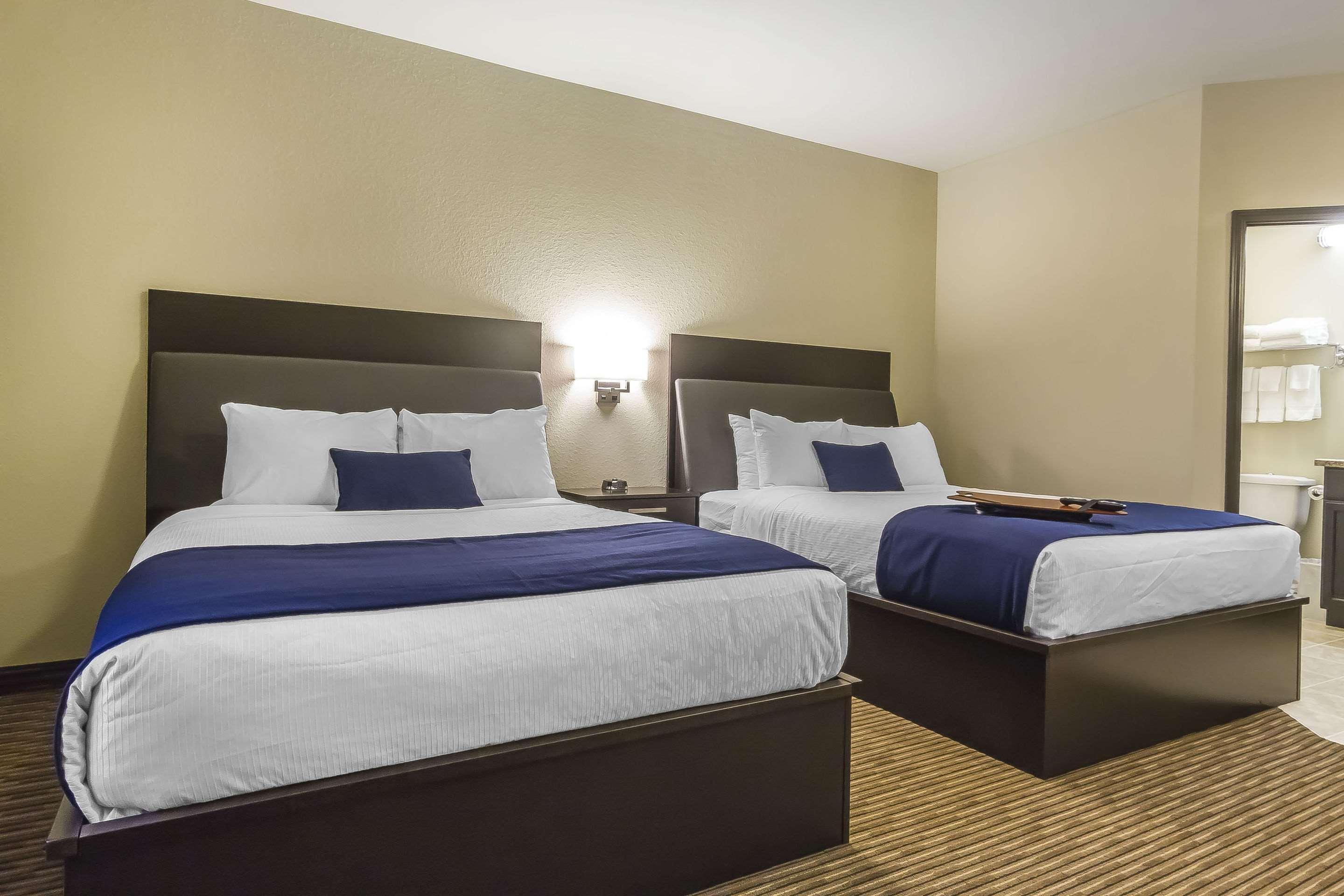 Quality Inn & Suites Moose Jaw Dış mekan fotoğraf