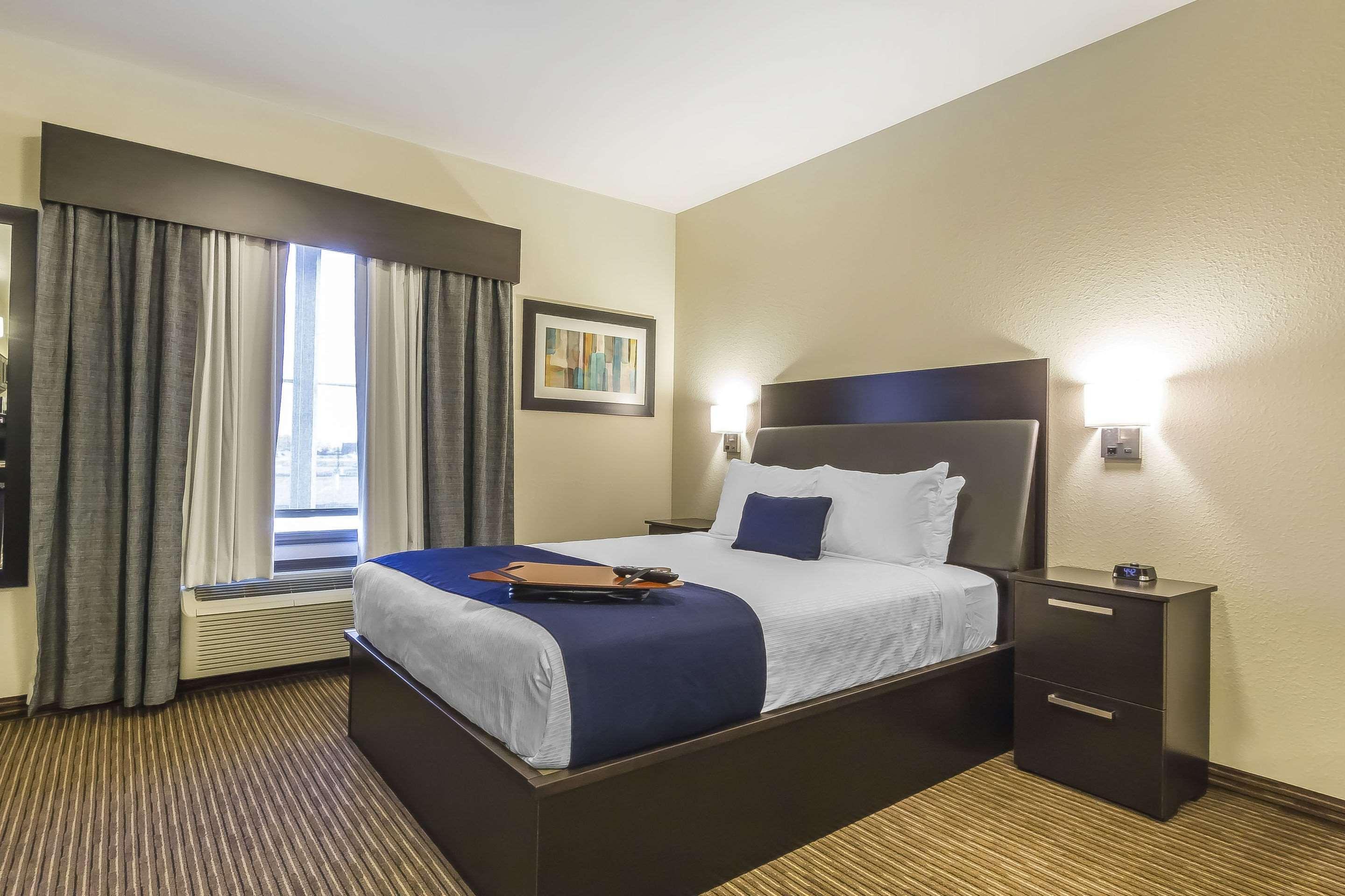 Quality Inn & Suites Moose Jaw Dış mekan fotoğraf
