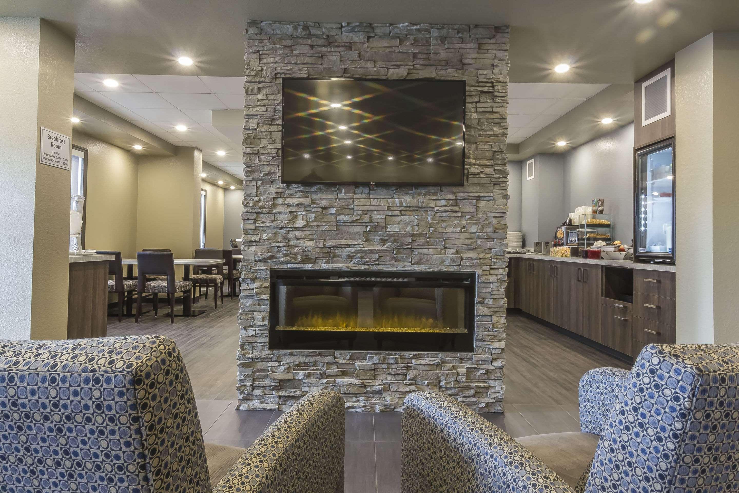 Quality Inn & Suites Moose Jaw Dış mekan fotoğraf