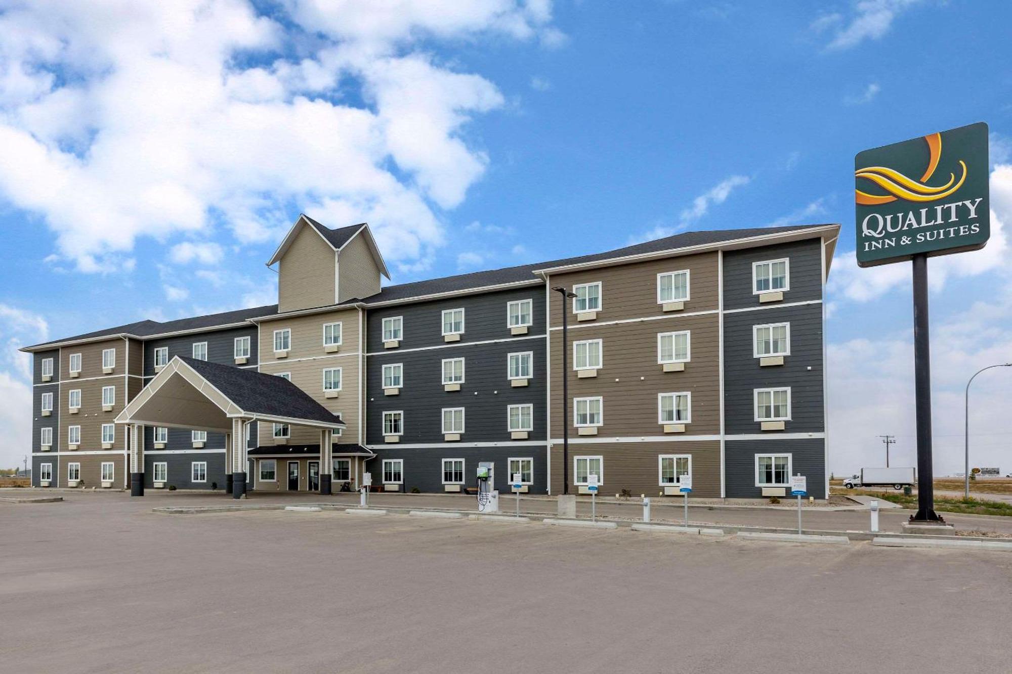Quality Inn & Suites Moose Jaw Dış mekan fotoğraf