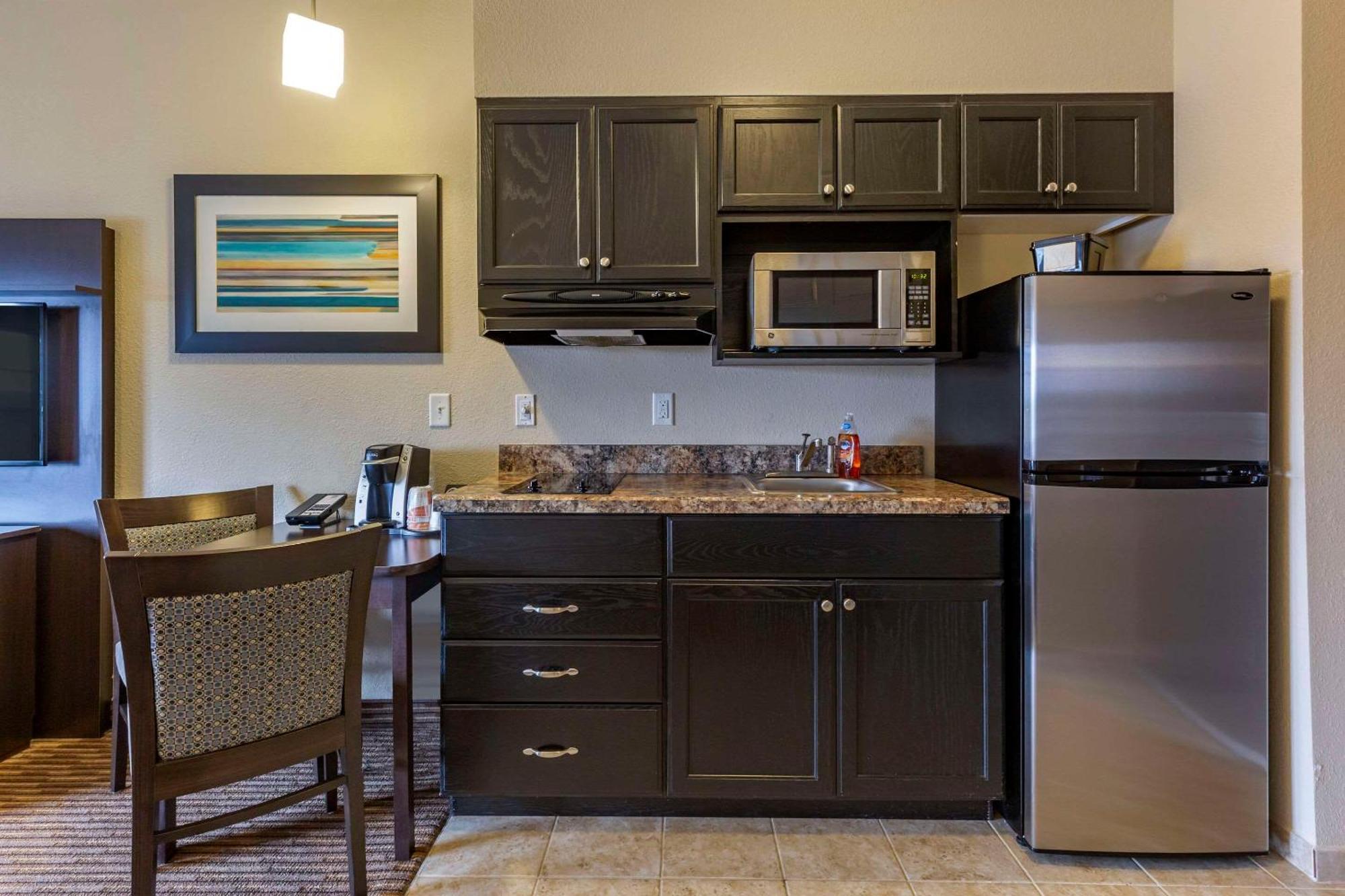Quality Inn & Suites Moose Jaw Dış mekan fotoğraf