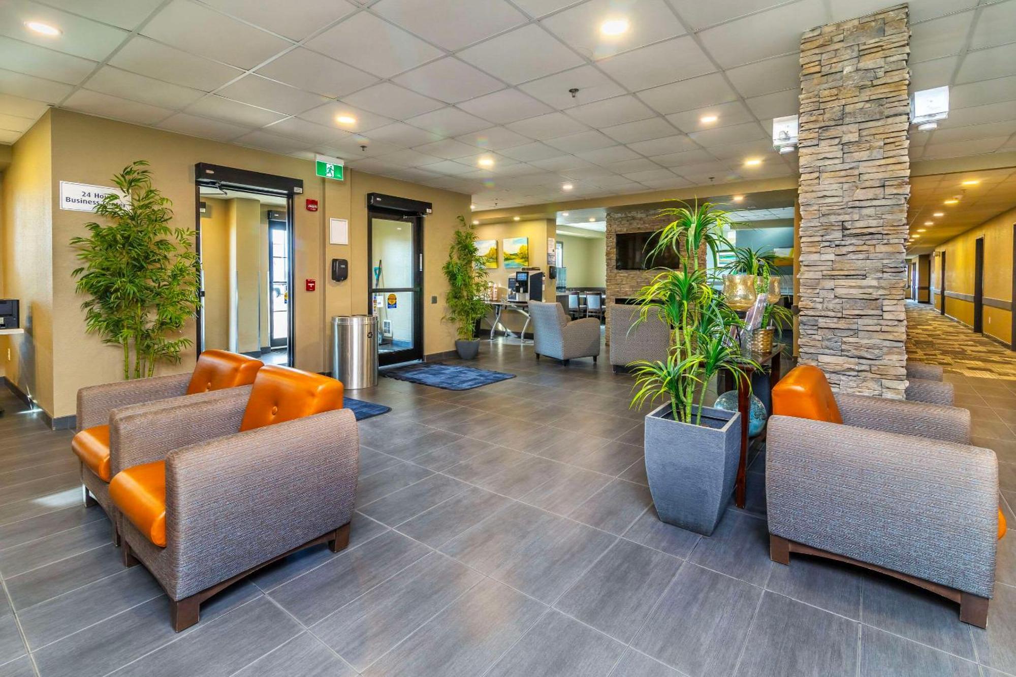 Quality Inn & Suites Moose Jaw Dış mekan fotoğraf